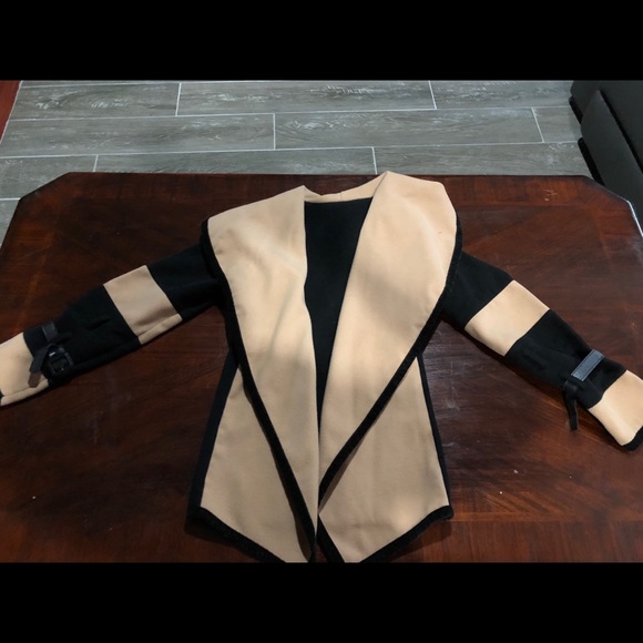 Jackets & Blazers - Jacket